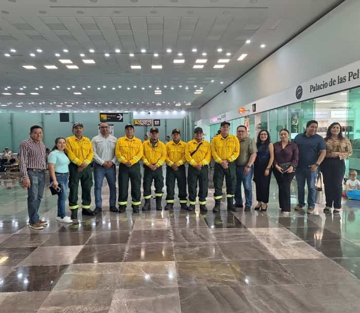 Brigadistas de Quintana Roo combaten incendios en Canadá