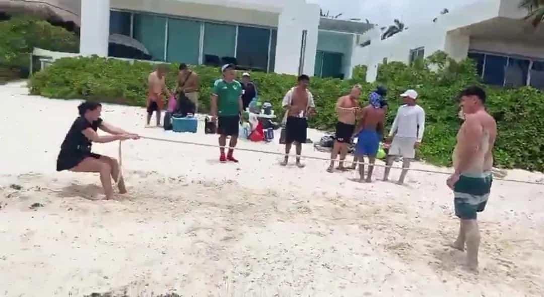 Arman picnic afuera de casa de extranjera que corrió a mexicanos en Playa del Carmen