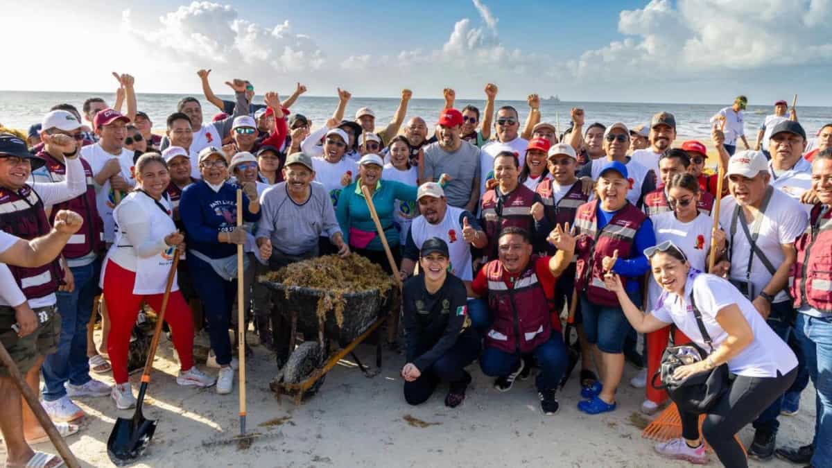 Estefanía Mercado encabeza mega brigada de limpieza para combatir el sargazo