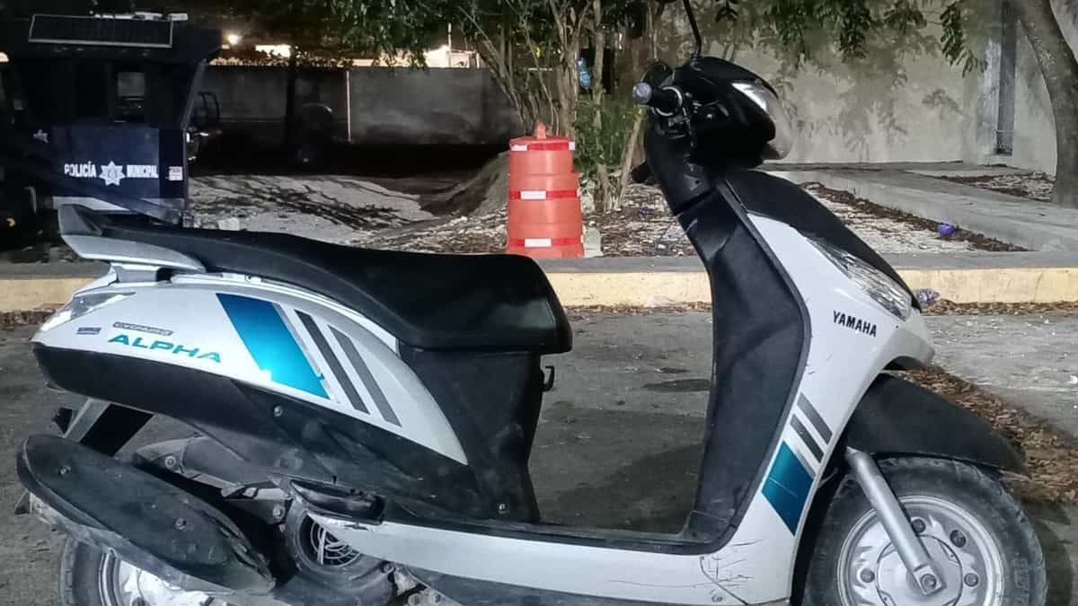 Dos sujetos son detenidos tras conducir una moto de manera indebida; era robada