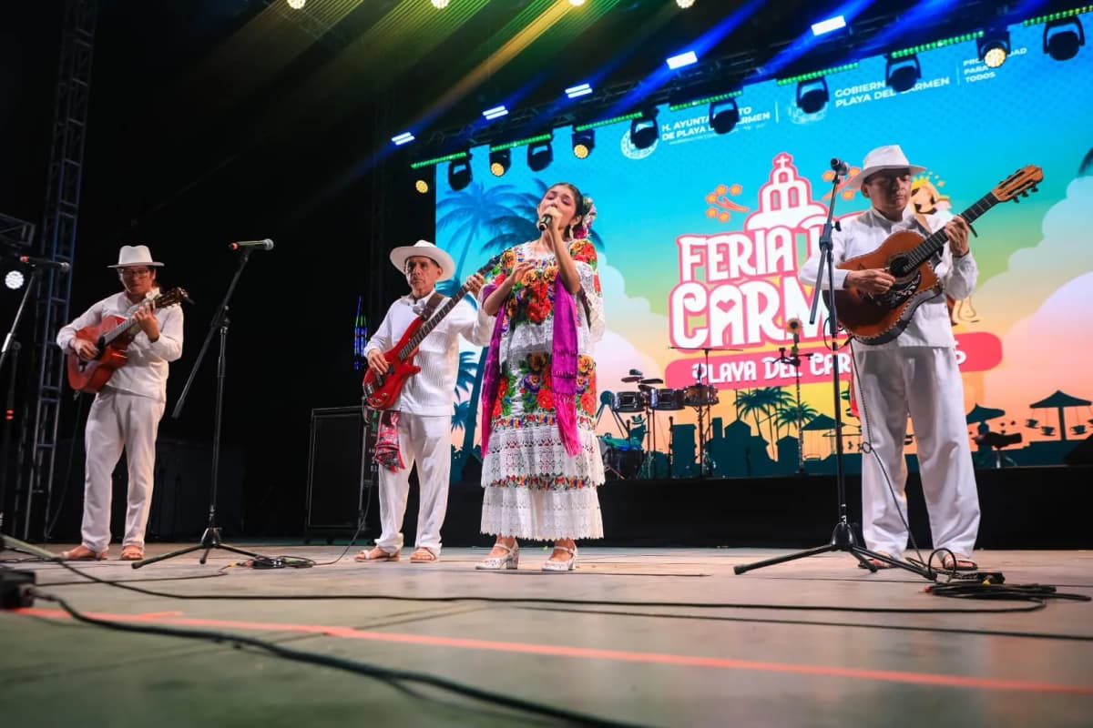 Artistas playenses brillan en la Feria del Carmen 2026 con música y danza