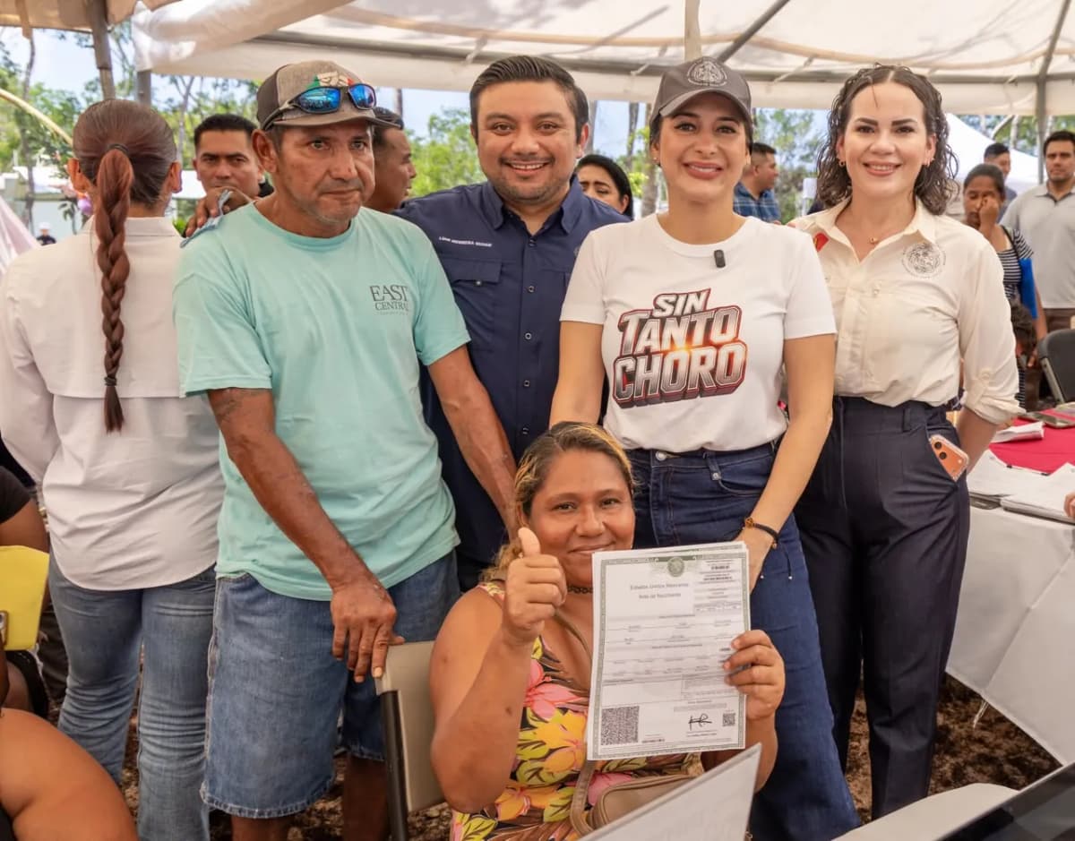 Jornada de servicios en Balancán: 120 actas de nacimiento entregadas