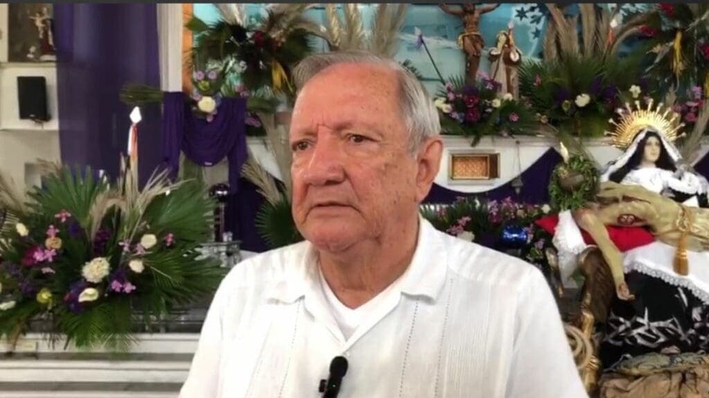 Arranca la Semana Santa en Playa del Carmen con el tendido de alfombra