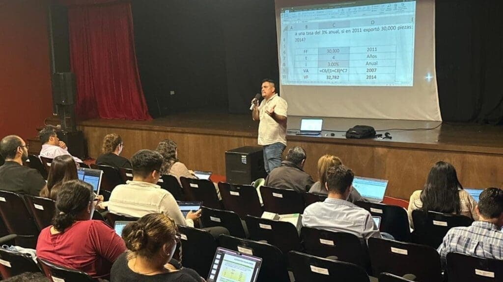 Concluye con éxito taller de capacitación para profesionalizar a servidores públicos de Playa del Carmen