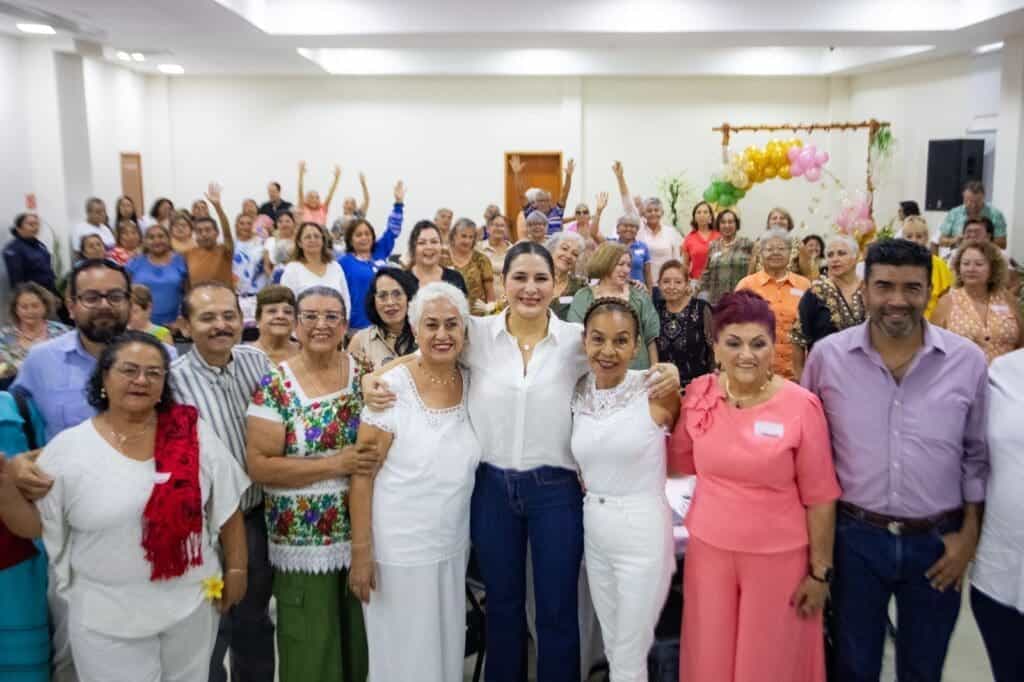 Estefanía Mercado celebra a las abuelitas y abuelitos: “Ustedes son el alma de Playa del Carmen”