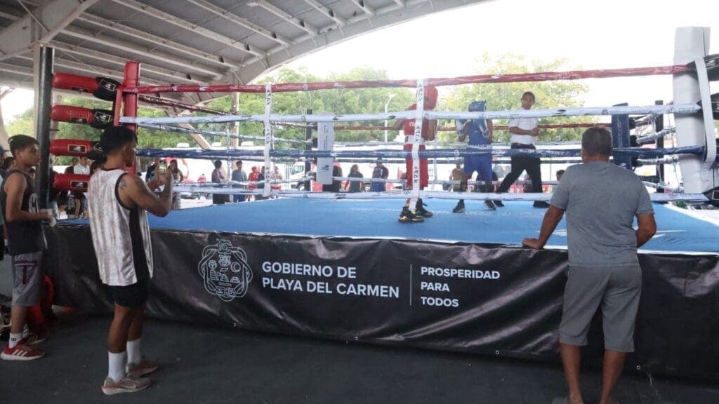 Gobierno de Estefanía Mercado pone en marcha el programa “Box en tu colonia” para fomentar el deporte en Playa del Carmen