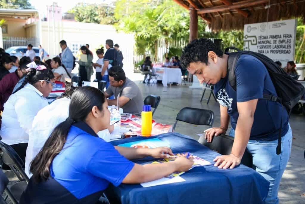 Gobierno de Estefanía Mercado vincula a buscadores de empleo con empresas