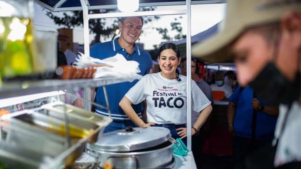 Inaugura Estefanía Mercado la “1ª Edición del Festival del Taco” en la Plaza 28 de Julio