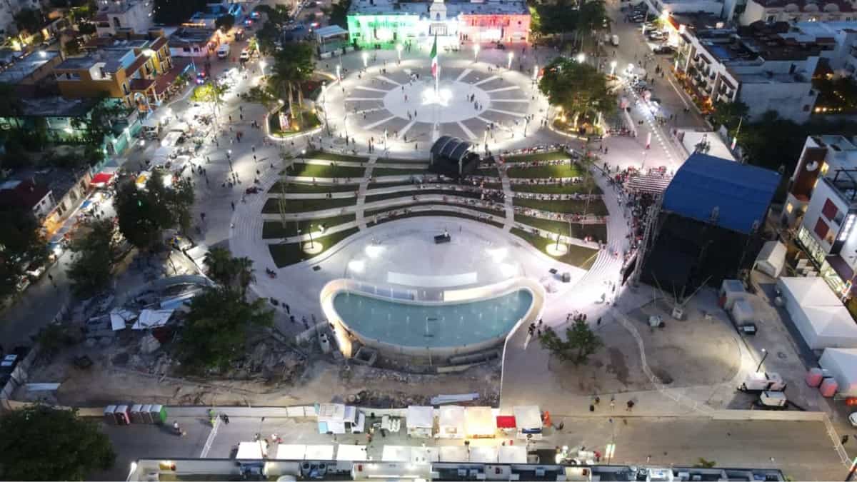 Vandalizan la plaza 28 de julio de Playa del Carmen; piden a la gente denunciar