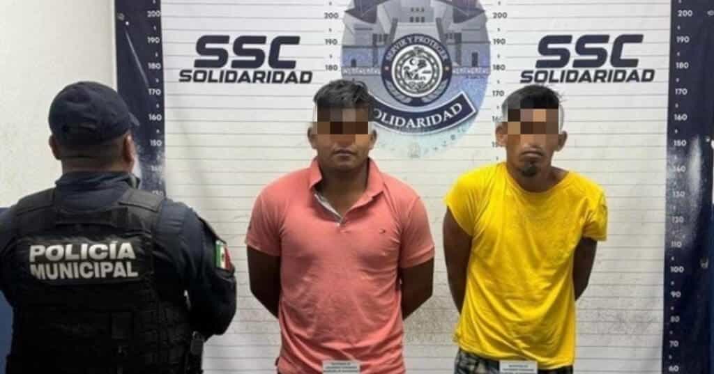 Policías de Playa del Carmen detienen a dos sujetos con 97 dosis de narcóticos