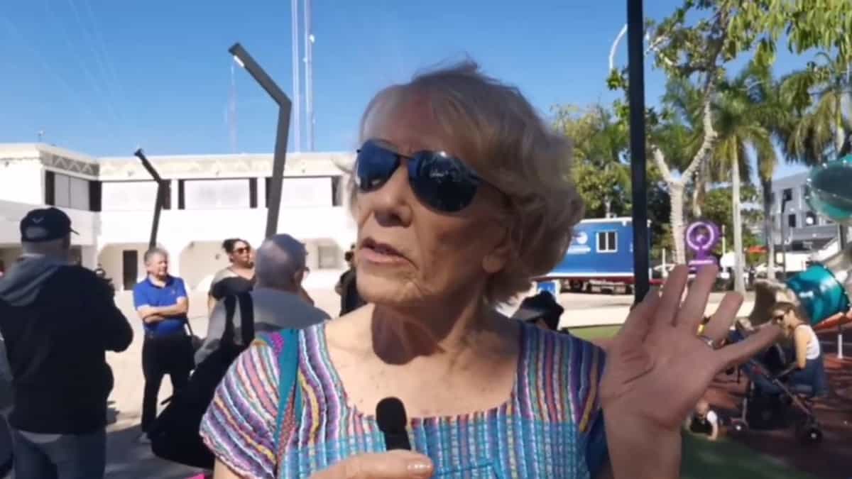 Protestan vecinos de Xcalacoco; exigen que The Fives les permita acceso a la playa
