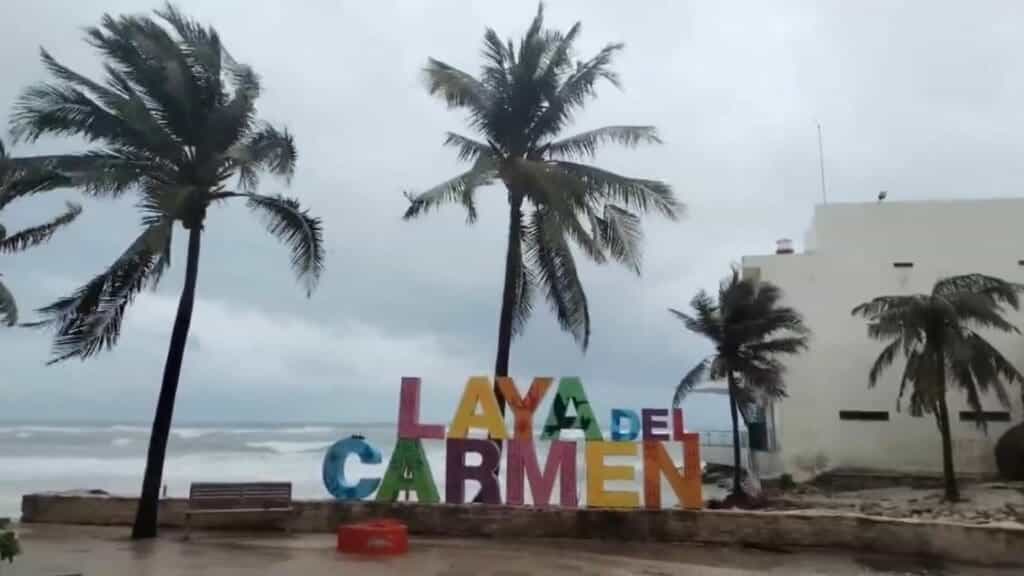 Se llevó Beryl la ‘P’ del parador fotográfico de Playa del Carmen